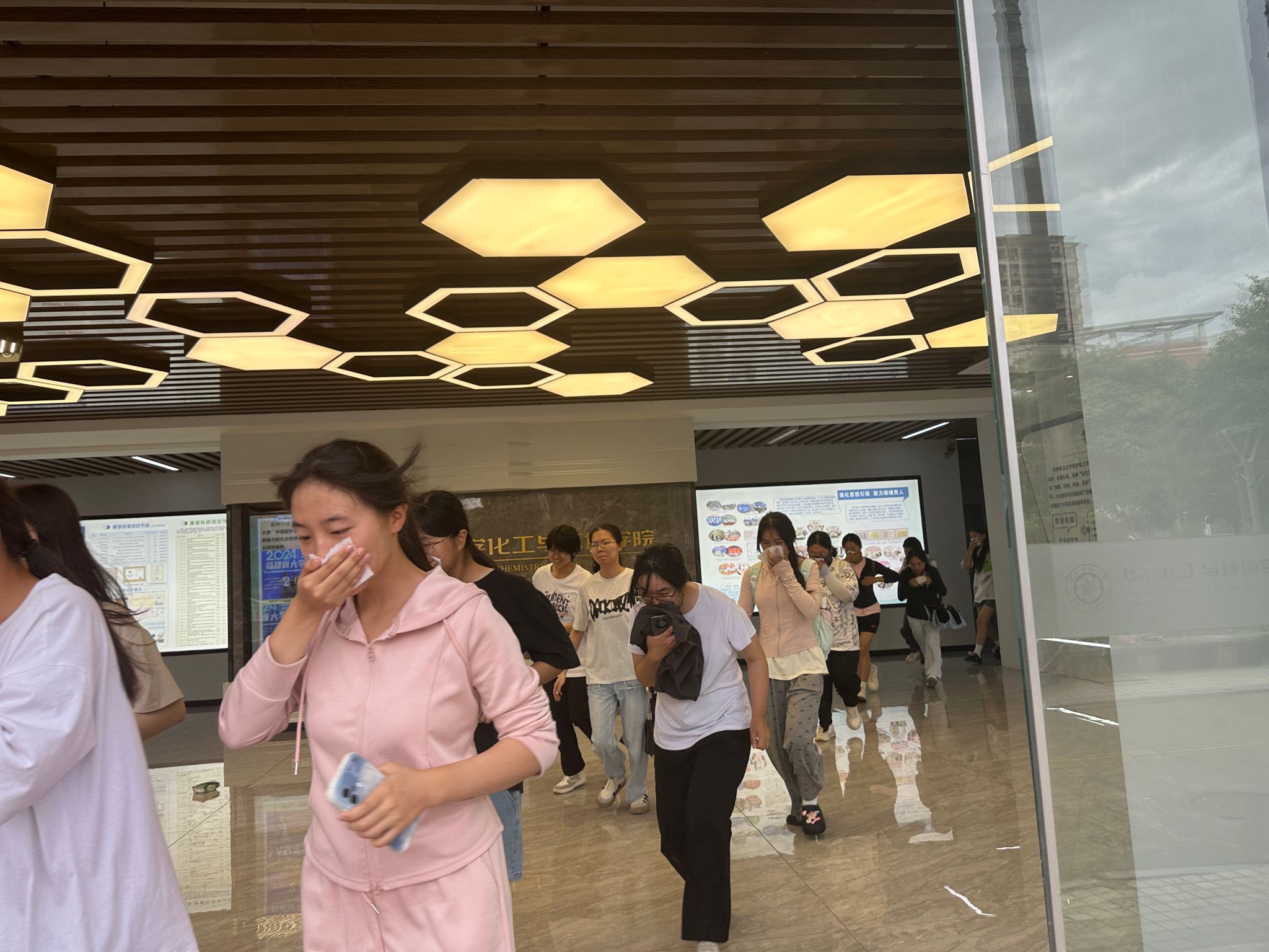 60561BD51F4E1098C713C43FF58_8BB854D0_5E9A5